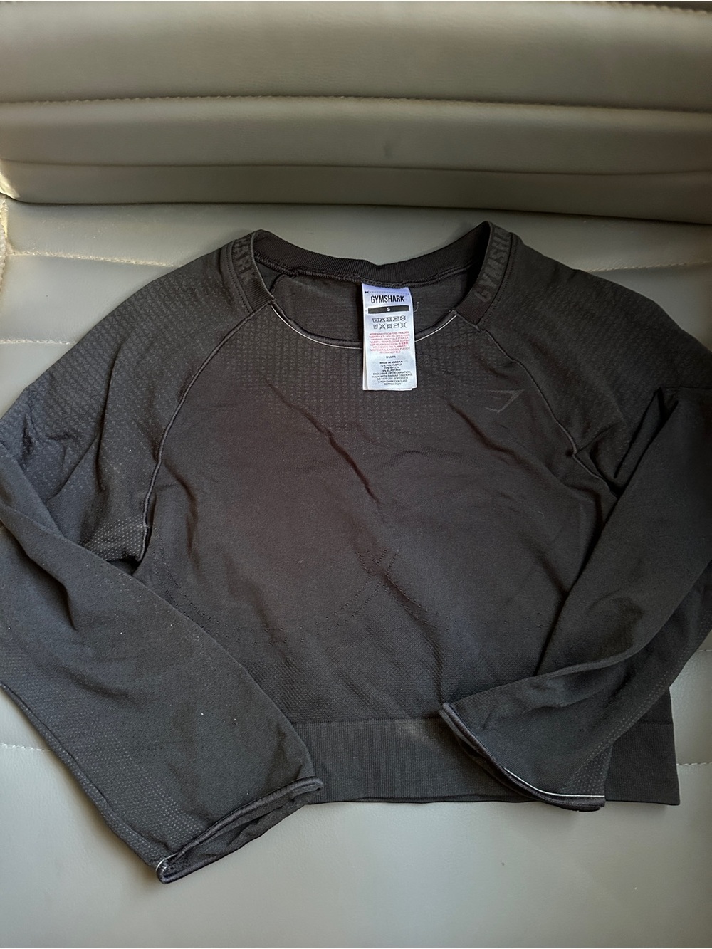 Gymshark Black Women’s Long half sleeves Cropped workout top size small -flaw